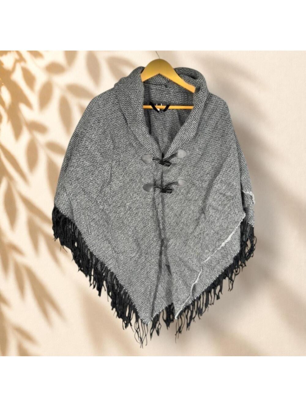 Apt. 9 Cape Women One Size Gray Button Fringe Collared 3/4 Sleeve Knit Soft